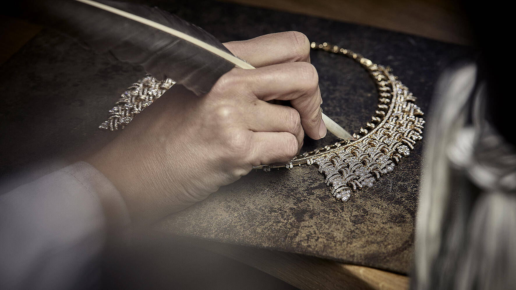 326Bd04 1697711915642 Tweed Royal Atelier Workshop 0551