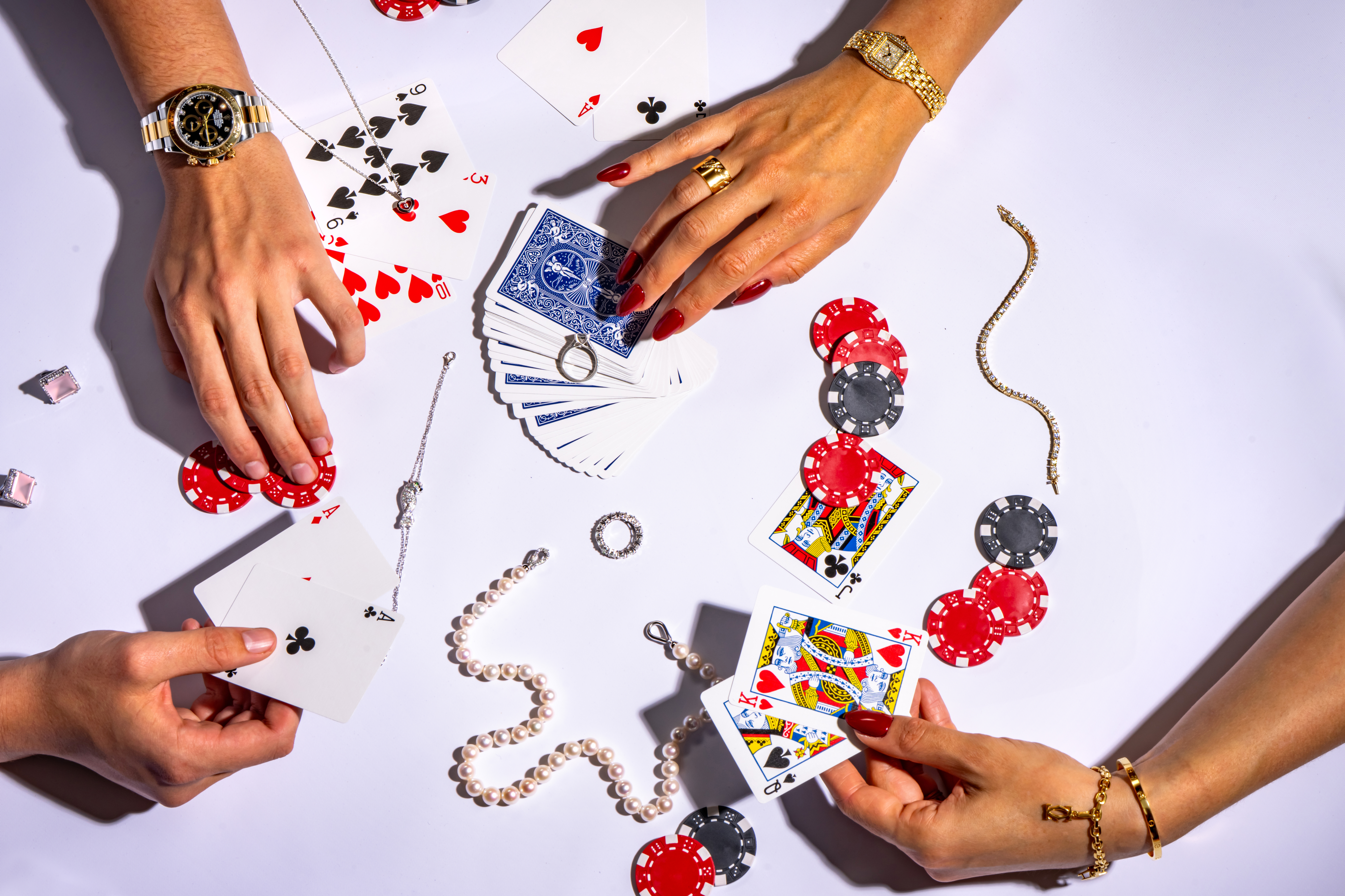 Pre-owned luxury watches and jewelry as the perfect Valentine’s Day gift?